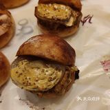 全国首店｜一口沦陷！这家面包店我能炫一辈子