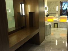 -上海滴水湖皇冠假日酒店