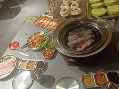 -围炉肉舍•炭烤活鳗•丹东海鲜烤肉(步行街店)