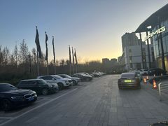 -奔驰北京极光星徽(四元桥店)
