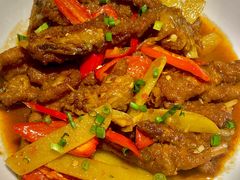 -阿瓦山寨·湘菜现炒·剁椒鱼头王(咸阳总店)