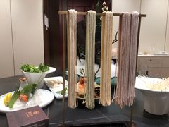 五彩养生面-鼎泰亨·海鲜牛肉餐厅(滨江店)
