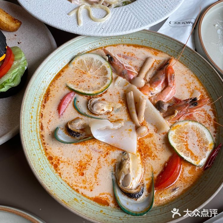 成都探店 走进石窟中吃个牛排