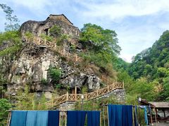 -高荡千年布依古寨旅游景区