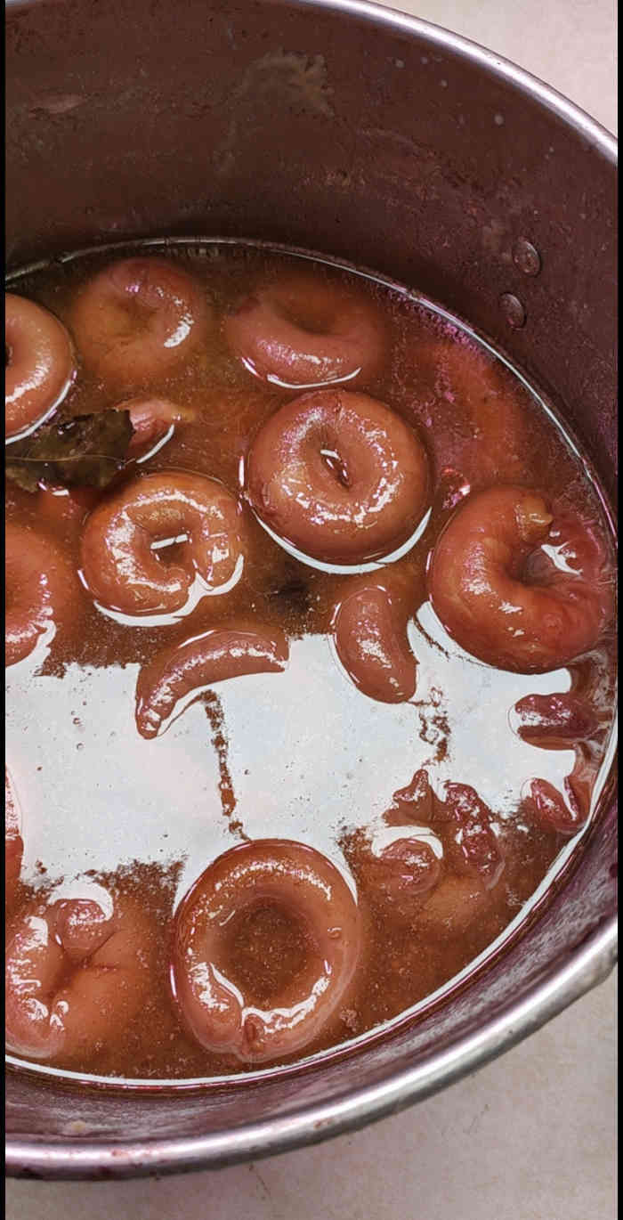 上个礼拜老妈去买菜跟我说,这家有我一直想要吃的筒肠,就给我买了几个