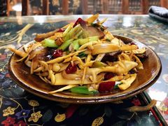 春笋炒腊肉-苗湘食府(十年店)