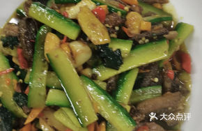 Stir-fried Eel with Cucumber