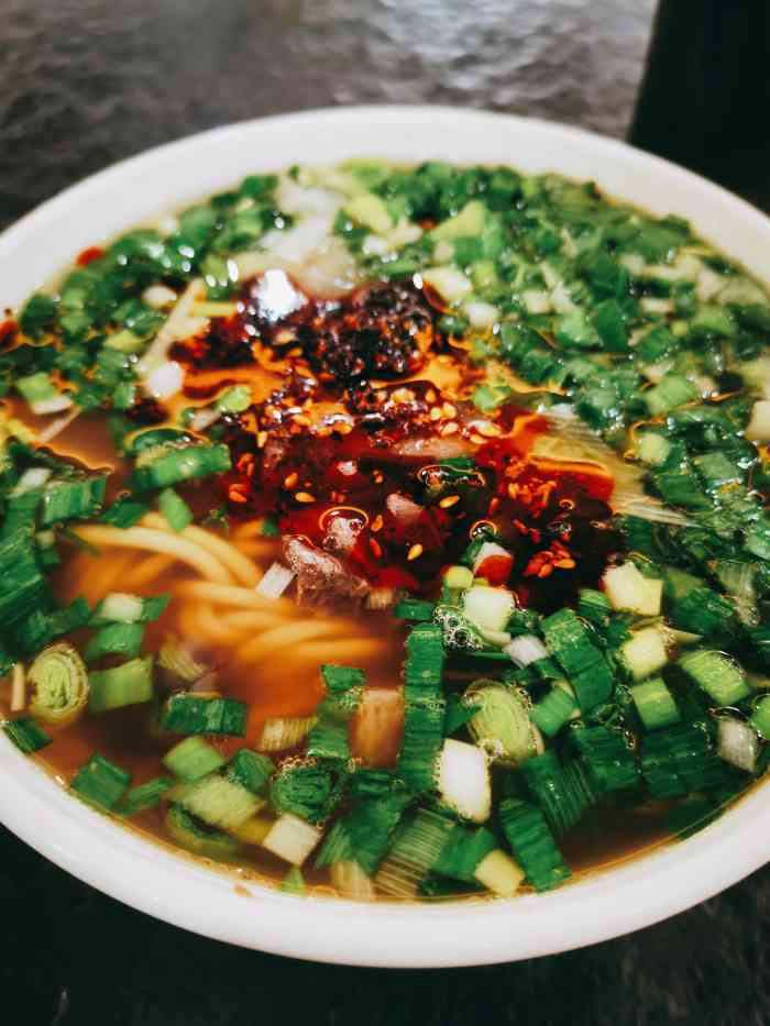 马有布牛肉面(韦曲南站店)-"口味基本可以,中规中矩,萝卜有点硬,面条.