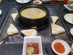 -有一锅·野生菌黑山羊腊排骨火锅(古城北门店)