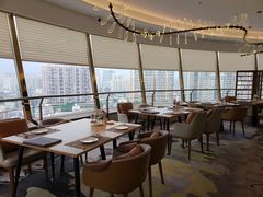 靠窗位-杏荟旋转餐厅(广州爱群店)