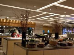 自助取餐区-北京王府井希尔顿酒店·万斯阁西餐厅