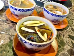 椰子炖乌鸡-小粤楼(万辉广场店)