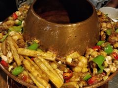 -龙巢盱眙龙虾·牛蛙·烧烤宵夜(八卦岭店)