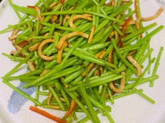 芦蒿炒香干-素行天下(国投财富广场店)