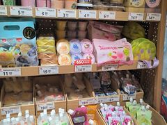 -良品铺子(白云新世界店)