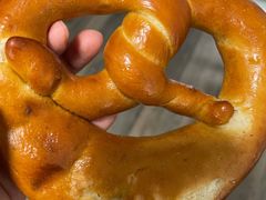 碱水面包Bretzel-老梦面包 CHEZMOREL(三源里店)