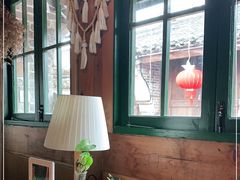 靠窗位-新月集庭院咖啡馆(老邮局店)