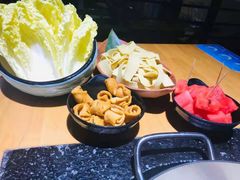 -洪氏嗨捞·广东猪肚鸡·椰子鸡火锅(西咸万象城店)