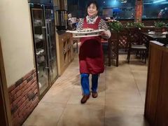 大堂-醉美东江·三文鱼·烧鸡公