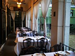 靠窗位-上海老站(徐家汇店)