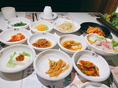 餐前小菜-本家韩国烤肉(青岛万象城店)