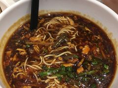 四川酸辣汤拉面-翡翠拉面小笼包(机场DFS店)