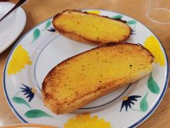 蒜香烤面包-萨莉亚意式餐厅(南京环亚凯瑟琳广场店)