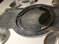 -山野的朋友露营炭火烤肉