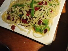 老道的酸辣土豆丝-楼兰新疆主题餐厅(苏州中心店)