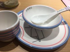 餐具摆设-街角等你.大连海鲜烧烤(西安路店)