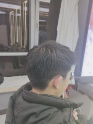 -藤野造型烫发染发