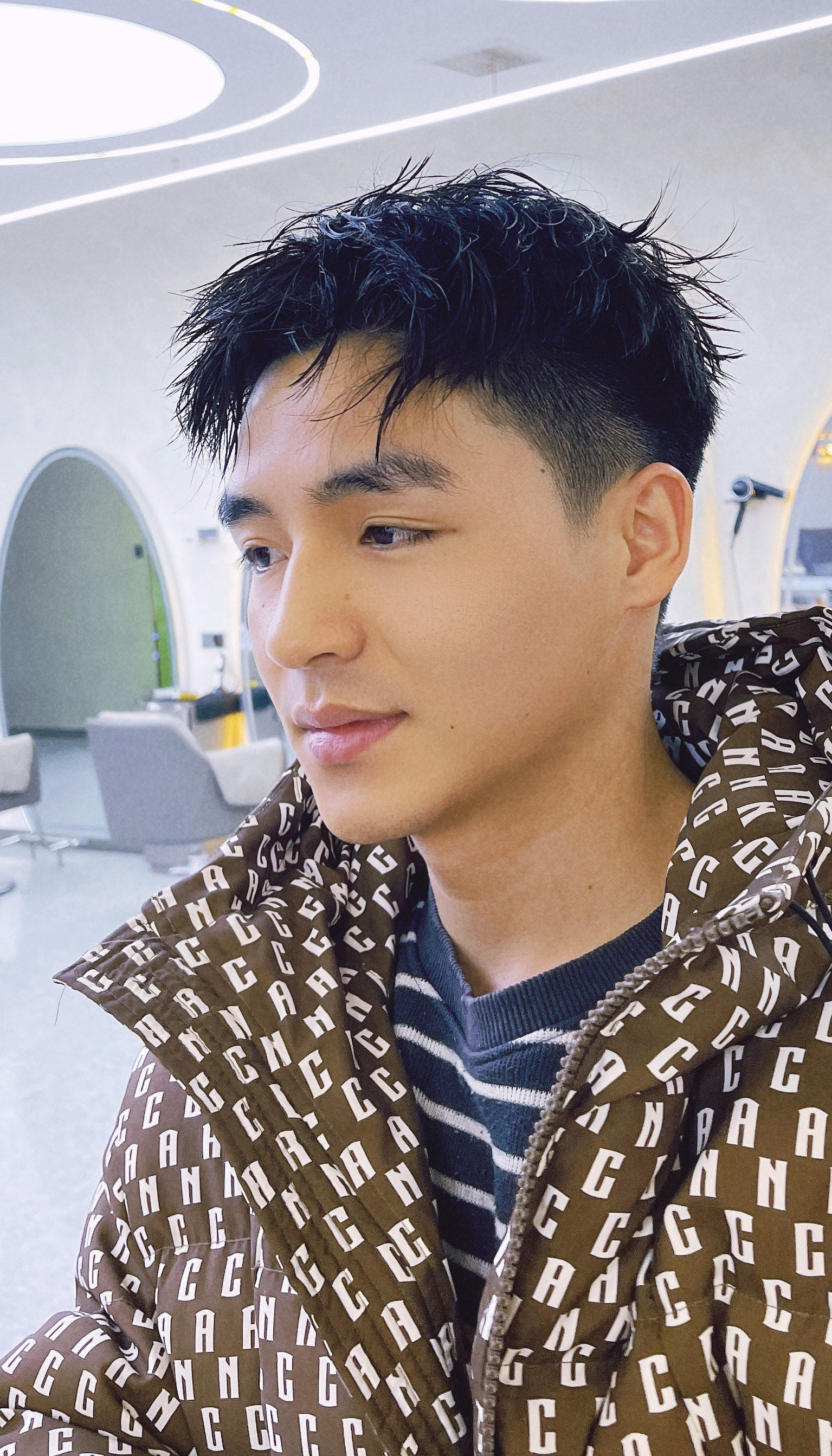 痞帅痞帅的小哥哥