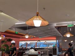 -锅飘飘·东北铁锅炖(雨花客厅店)