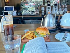 -三勾JJJ Burger&Coffee(梅溪湖店)