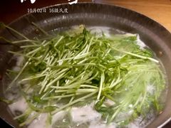 黑猪灼泉水时蔬-吃饭皇帝大(解放西路店)