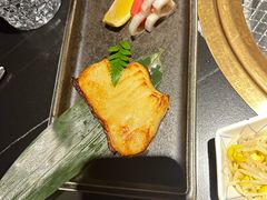 -山川小町·极番烧肉(新地假日广场店)