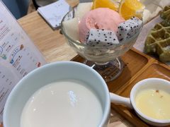 -猫的天空之城概念书店(束河店)