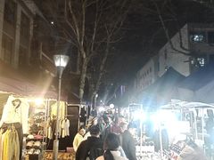 -吴山路夜市