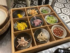 过桥艇仔粥-虾饺妹·粤式茶餐厅(荟聚店)