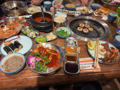 -明洞阿姨·韩式酱蟹烤肉·创意料理(三元桥店)