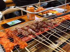 -哈尔滨小酒馆·鲜肉现穿自助烧烤(康新花园店)