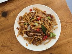 酸笋炒肥肠-牛八宝桂林米粉(八里庄店)