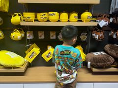 -m豆巧克力世界(上海世茂广场店)