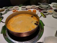 -洪氏嗨捞·广东猪肚鸡·椰子鸡火锅(西咸万象城店)