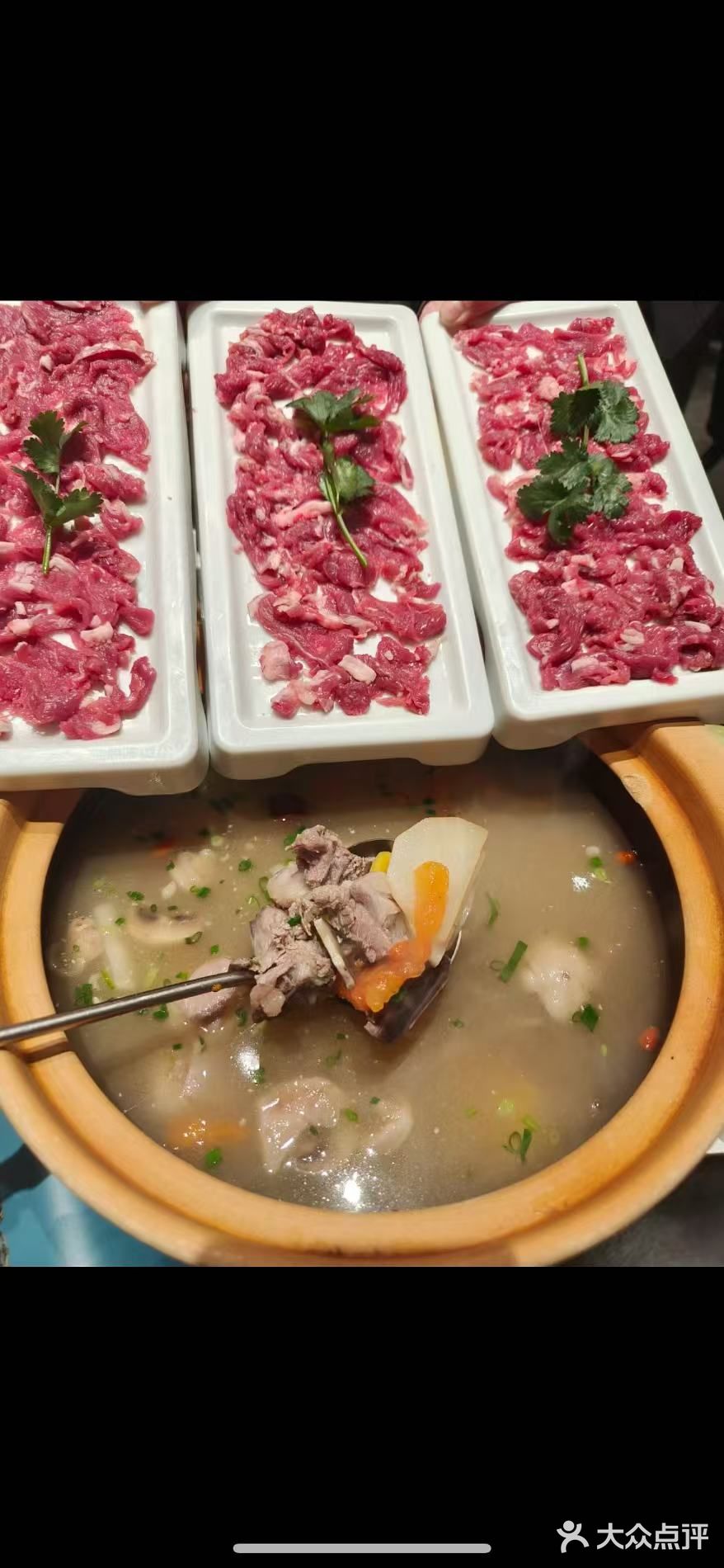 吃肉喝汤撑到爆！