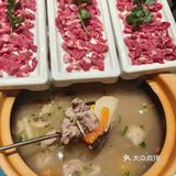 吃肉喝汤撑到爆！