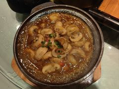 -帅巴人舅母子腊蹄民俗村