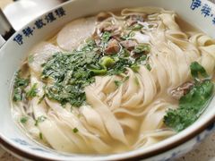 牛肉拉面加牛肉-伊祥·敦煌楼