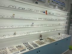 -一人多镜蔡司·依视路眼镜店(琉璃店)