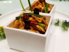-皇城根·烤鸭·鱼头·家常菜(欧亚大观乐活城店)